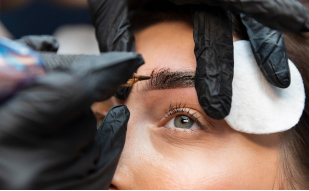 Micropigmentação de sobrancelha.